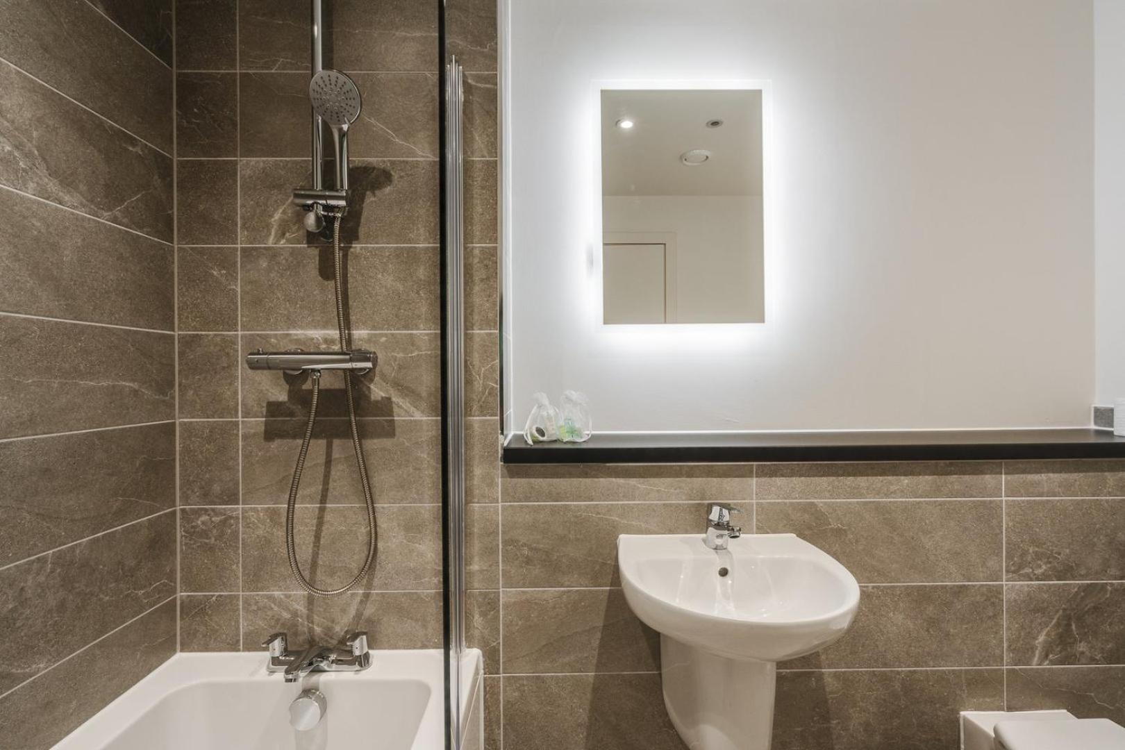 Guestready - Urban Refuge In Vauxhall, No Wifi リヴァプール エクステリア 写真